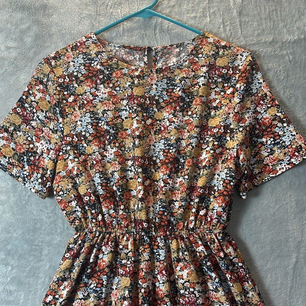 Boture Floral Peasant Dress with Short Sleeves and Ruffled Bottom Size Small - Picture 2 of 8